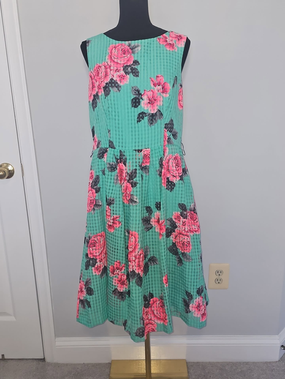 Signature by Robbie Bee Mint Green Floral Fit-and-Flare Dress with Pink Roses
